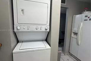 10000 NW 80th Ct, Hialeah Gardens, FL 33016 - Photo 7