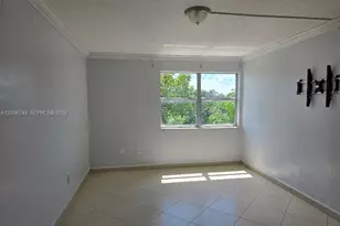 5505 NW 7th St, Miami, FL 33126 - Photo 13