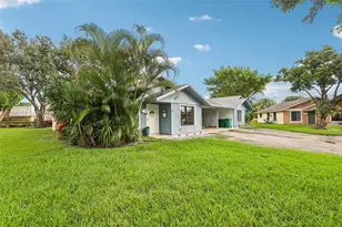 3721 W Valley Green Dr, Davie, FL 33328 - Photo 3