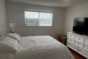 8435 Sunrise Lakes Blvd, Sunrise, FL 33322 - Photo 17