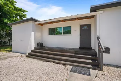1081 NE 166th St, North Miami Beach, FL 33162 - Photo 39
