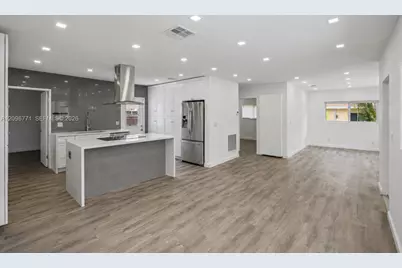 1081 NE 166th St, North Miami Beach, FL 33162 - Photo 5