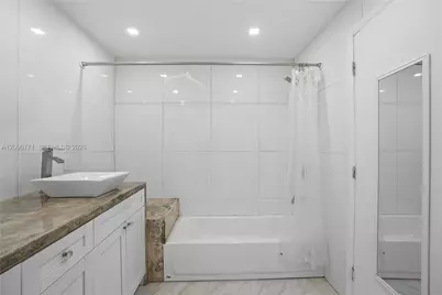 1081 NE 166th St, North Miami Beach, FL 33162 - Photo 19