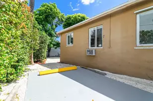 406 Foster Rd, Hallandale Beach, FL 33009 - Photo 3