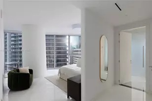 300 S Biscayne Blvd Way, Miami, FL 33131 - Photo 5