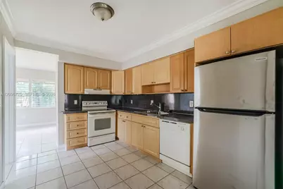 4810 NE 8th Ave, Oakland Park, FL 33334 - Photo 5