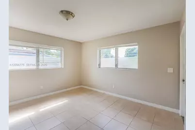 4810 NE 8th Ave, Oakland Park, FL 33334 - Photo 9