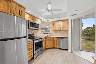 3661 Via Poinciana, Lake Worth, FL 33467 - Photo 17