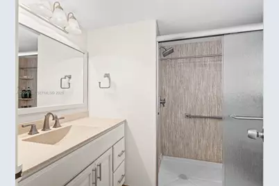 3661 Via Poinciana #401, Lake Worth, FL 33467 - Photo 5