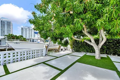 1250 NE 82nd St, Miami, FL 33138 - Photo 13