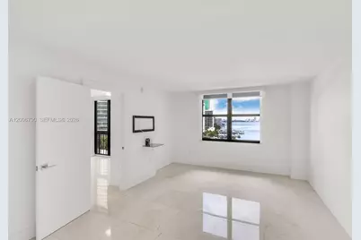 2333 Brickell Ave #1007, Miami, FL 33129 - Photo 9