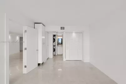 2333 Brickell Ave #1007, Miami, FL 33129 - Photo 15