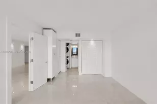 2333 Brickell Ave, Miami, FL 33129 - Photo 15