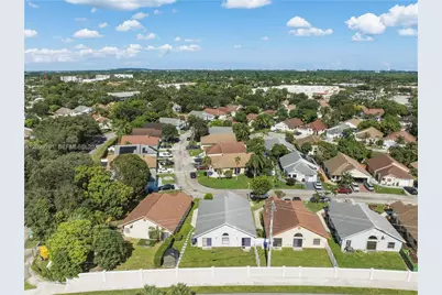 728 Holly St #0, North Lauderdale, FL 33068 - Photo 25