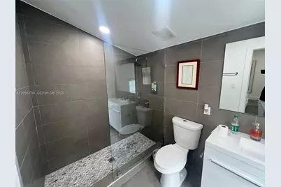 548 NW 30th St, Miami, FL 33127 - Photo 11