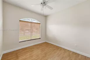 1420 SE 23rd Dr, Homestead, FL 33035 - Photo 9
