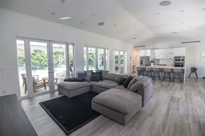 7985 SW 99th St, Miami, FL 33156 - Photo 13
