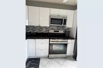 1000 NE 14th Ave #101, Hallandale Beach, FL 33009 - Photo 7