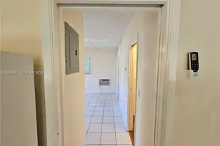 3221 NE 7th Pl, Pompano Beach, FL 33062 - Photo 9