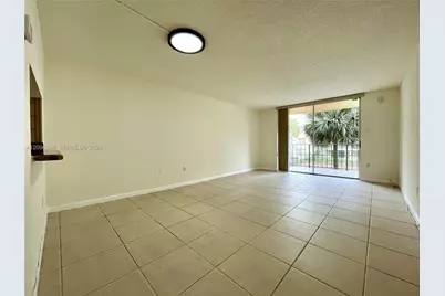 9310 Fontainebleau Blvd #207, Miami, FL 33172 - Photo 3