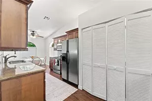 8201 NW 100th Ln, Tamarac, FL 33321 - Photo 9
