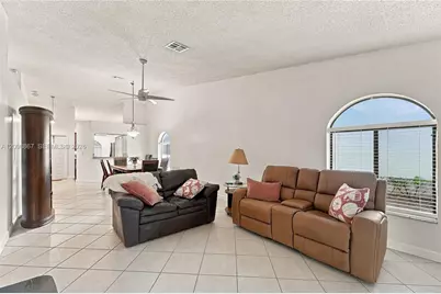 8201 NW 100th Ln, Tamarac, FL 33321 - Photo 13