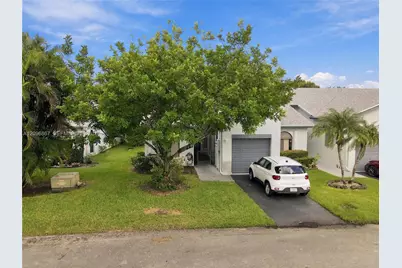 8201 NW 100th Ln, Tamarac, FL 33321 - Photo 21