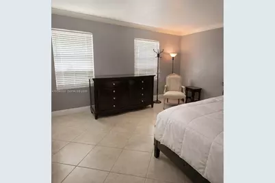 1785 W 72nd St, Hialeah, FL 33014 - Photo 5