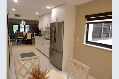 19406 E Lake Dr, Hialeah, FL 33015 - Photo 13