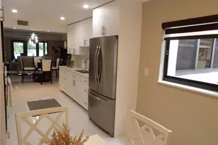 19406 E Lake Dr, Hialeah, FL 33015 - Photo 13