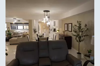19406 E Lake Dr, Hialeah, FL 33015 - Photo 11