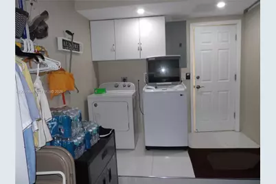 19406 E Lake Dr, Hialeah, FL 33015 - Photo 31