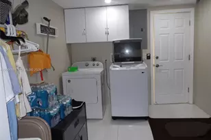 19406 E Lake Dr, Hialeah, FL 33015 - Photo 31