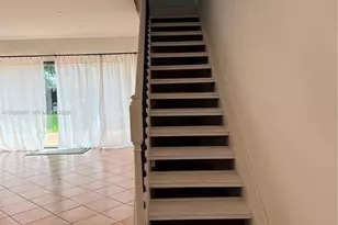 541 NE 199th Ln, Miami, FL 33179 - Photo 17