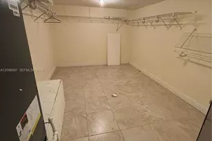 541 NE 199th Ln, Miami, FL 33179 - Photo 25