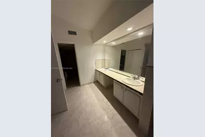 541 NE 199th Ln #2X, Miami, FL 33179 - Photo 23