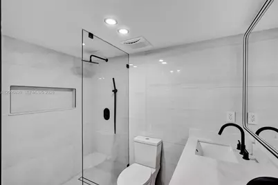 6039 Collins Ave #1736, Miami Beach, FL 33140 - Photo 45