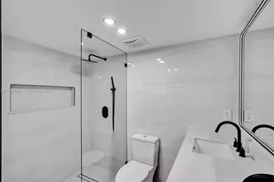 6039 Collins Ave, Miami Beach, FL 33140 - Photo 45