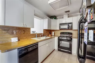 13225 SW 55th St, Miami, FL 33175 - Photo 9