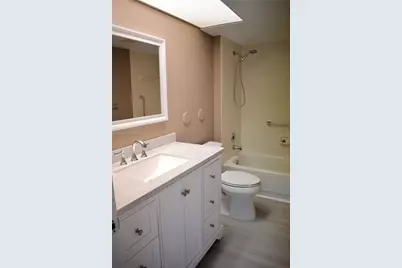 12550 SW 15th St #111E, Pembroke Pines, FL 33027 - Photo 15