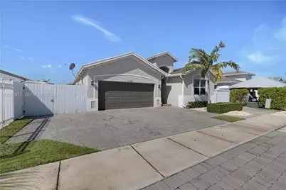 27526 SW 133rd Pl, Homestead, FL 33032 - Photo 3