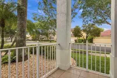 1073 Allamanda Way, Weston, FL 33327 - Photo 9