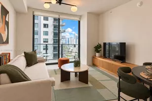 11 NE 6th St, Miami, FL 33132 - Photo 3