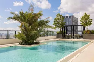 11 NE 6th St, Miami, FL 33132 - Photo 17