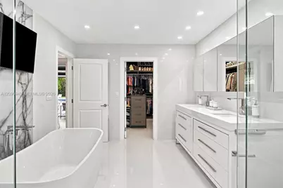 9995 NW 131st St, Hialeah Gardens, FL 33018 - Photo 23