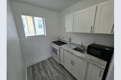 535 NW 7th St #12, Miami, FL 33136 - Photo 3