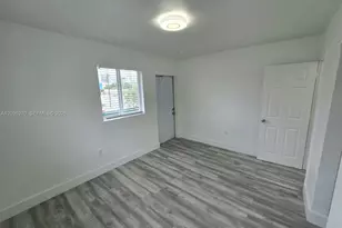 535 NW 7th St, Miami, FL 33136 - Photo 13