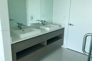 460 NE 28th St, Miami, FL 33137 - Photo 9