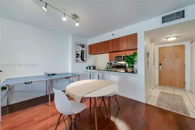 1200 Brickell Bay Dr #1705, Miami, FL 33131 - Photo 13