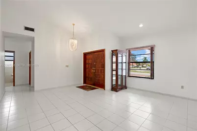 10980 SW 38th St, Miami, FL 33165 - Photo 5